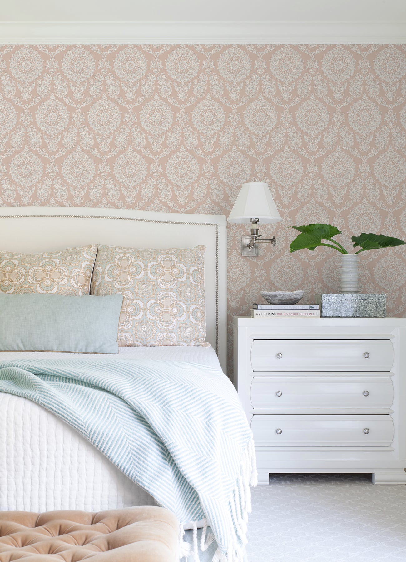 Chesapeake 4071-71022 Helm Damask Blush Floral Medallion Wallpaper