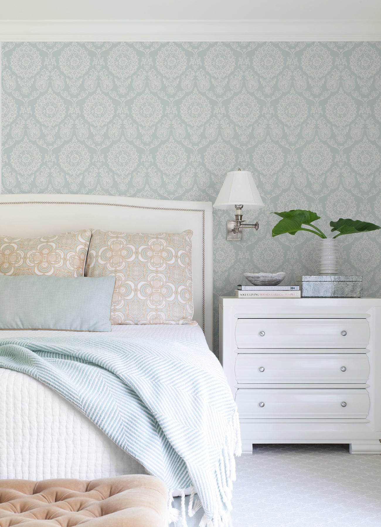 Chesapeake 4071-71023 Helm Damask Aqua Floral Medallion Wallpaper