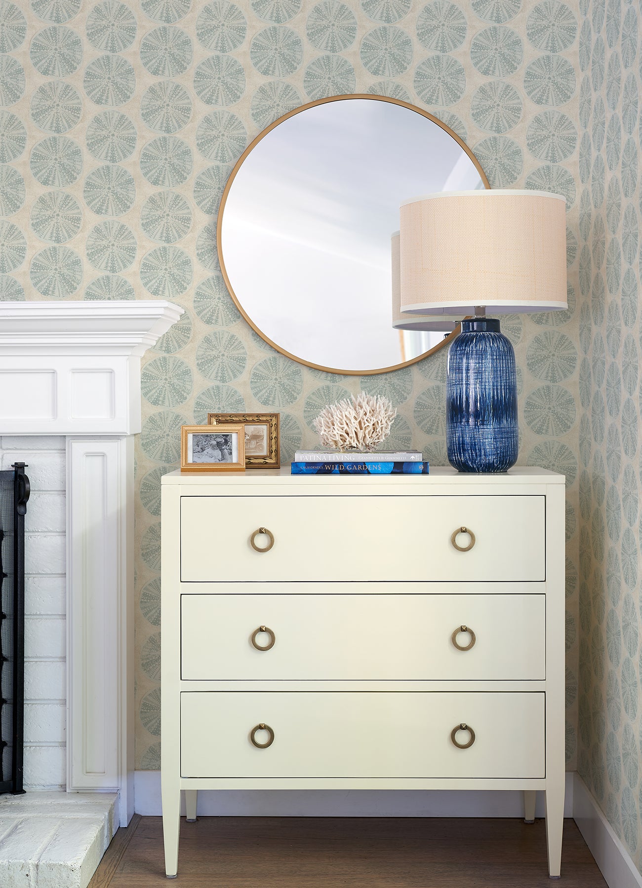 Chesapeake 4071-71028 Sea Biscuit Aqua Sand Dollar Wallpaper