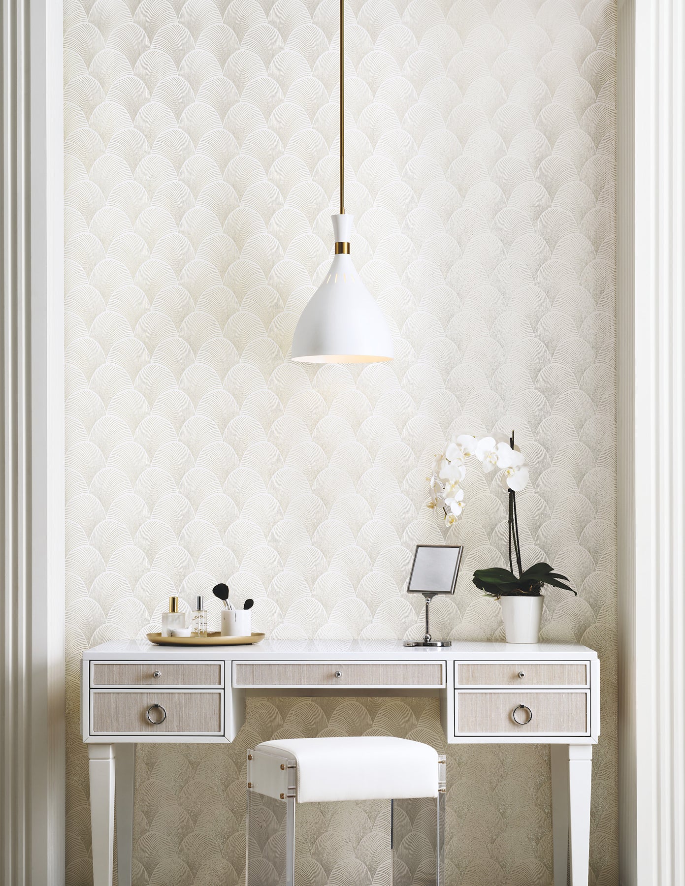 York Wallcoverings NT6109 Metallic Scallop White Wallpaper